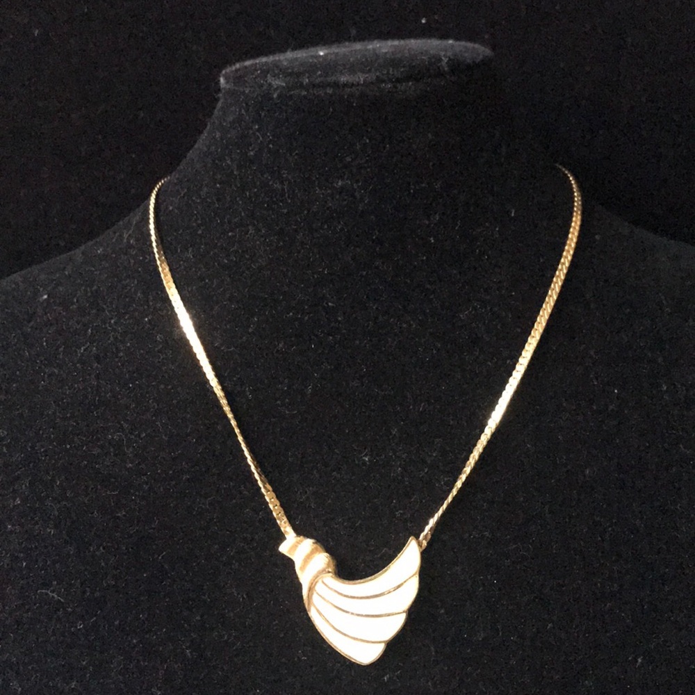 Vintage Trifari Cream Enamel Goldtone Necklace